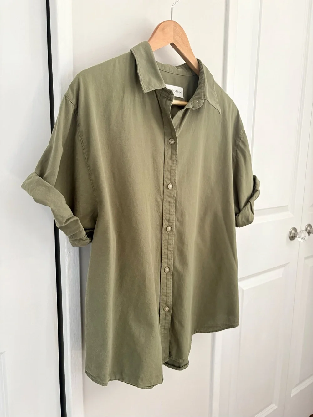 Aritzia Denim Forum Jane Shirt | Size Medium | Khaki Green | 100% Cotton - Picture 3 of 7